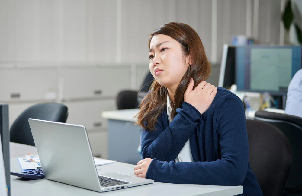 สาเหตุที่ทำให้ไหล่ห่อ