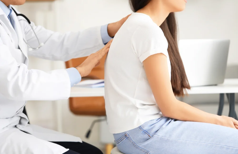 อันตรายจากอาการไหล่ห่อ